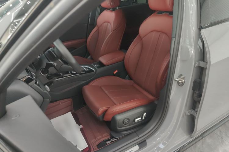 Used Audi A4L 2024 40 TFSI Luxury Dynamic Edition (Starry Night Version)
