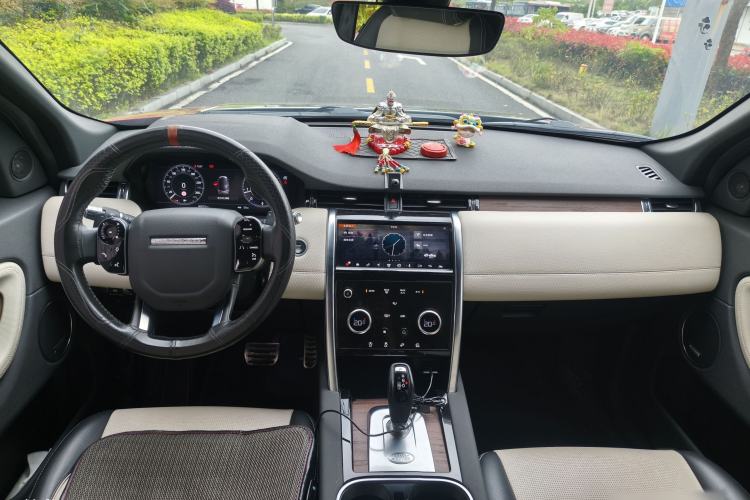 Used Land Rover Discovery Sport 2020 249 PS R-Dynamic Performance Edition Interior 1