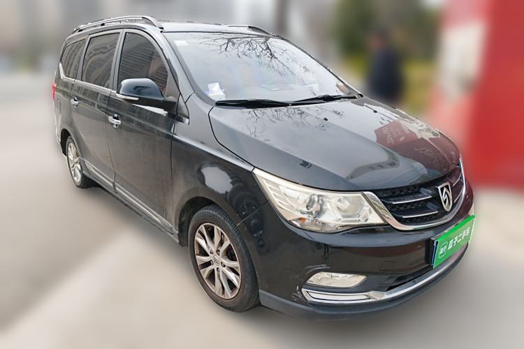Used Baojun 730 2014 1.5L manual Comfort version 7 seats
