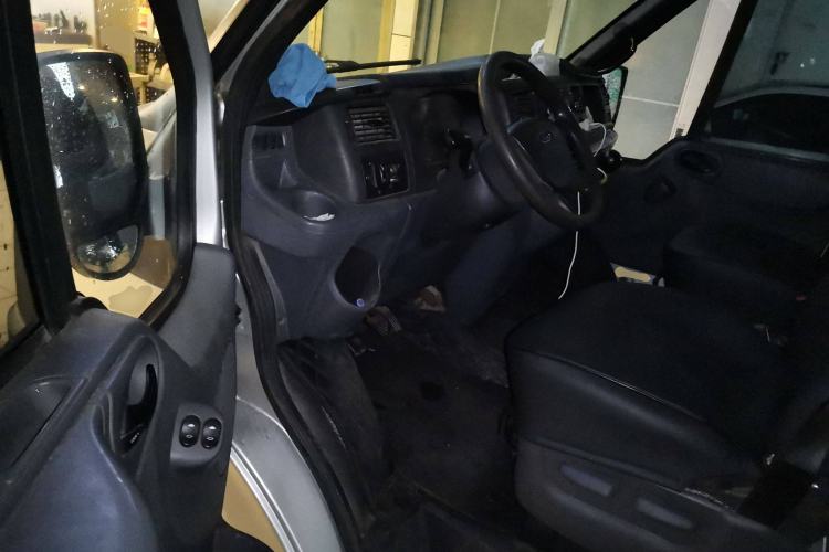 Used Ford Transit Custom 2016 2.2T Long-Wheelbase 6/7-Seater Mid-Roof Multi-Purpose Vehicle
