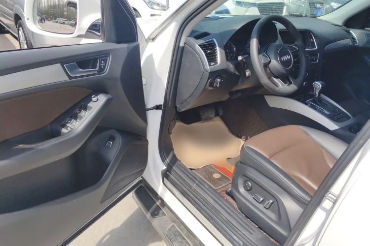 Used Audi Q5 2017 40 TFSI Ambition Edition Driver Seat