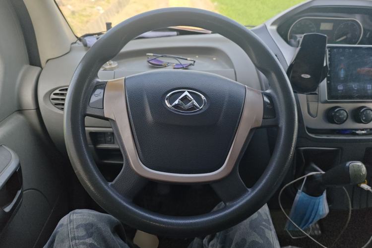 Used SAIC MAXUS Xintu V80 2016 2.5T Manual Aoyuntong National IV Long Wheelbase Mid-Height 7-Seater