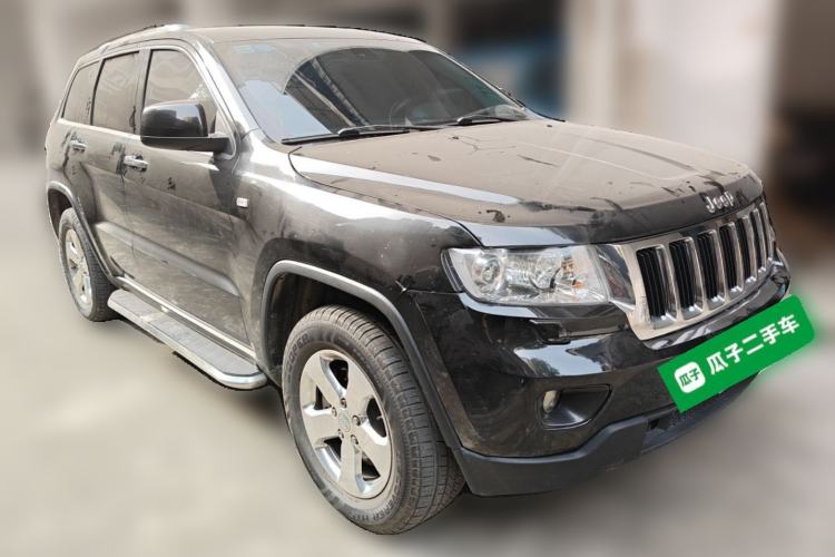 Used Jeep Grand Cherokee 2011 3.6L Luxury Navigation Edition Front Right 45 Deg