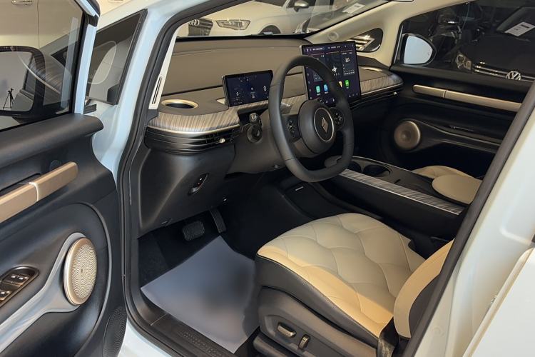 Used Baojun Cloud 2023 460 Max Lingxi Version
