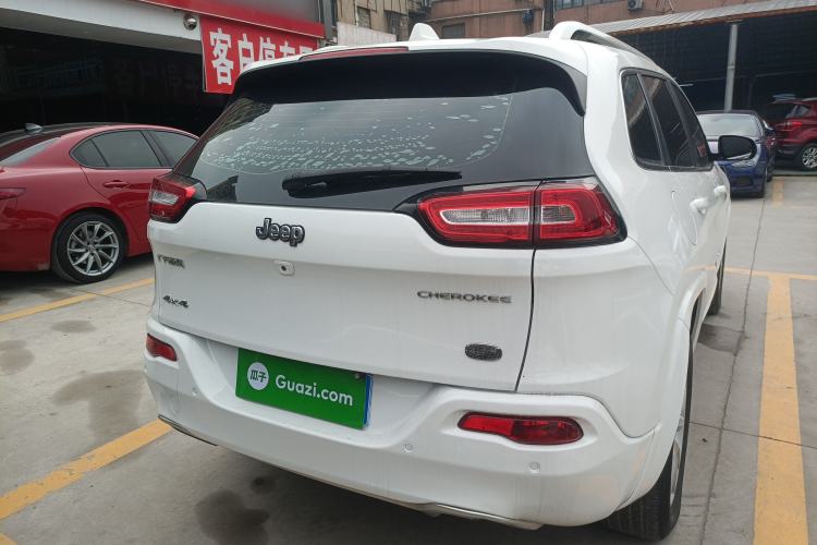 Used Jeep Cherokee 2017 2.4L Professional Smart Edition
