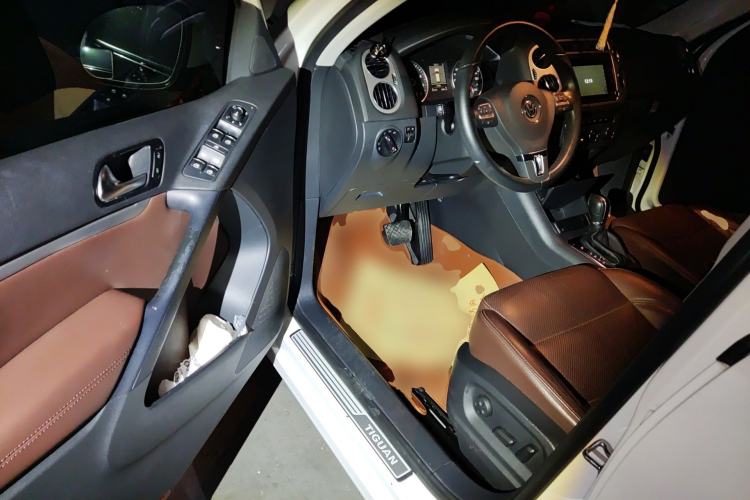 Used Volkswagen Tiguan 2013 1.8 TSI Automatic All-Wheel Drive Luxury Model Driver Seat