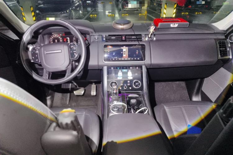 Used Land Rover Range Sport 2019 3.0 L6 HSE DYNAMIC Interior 2