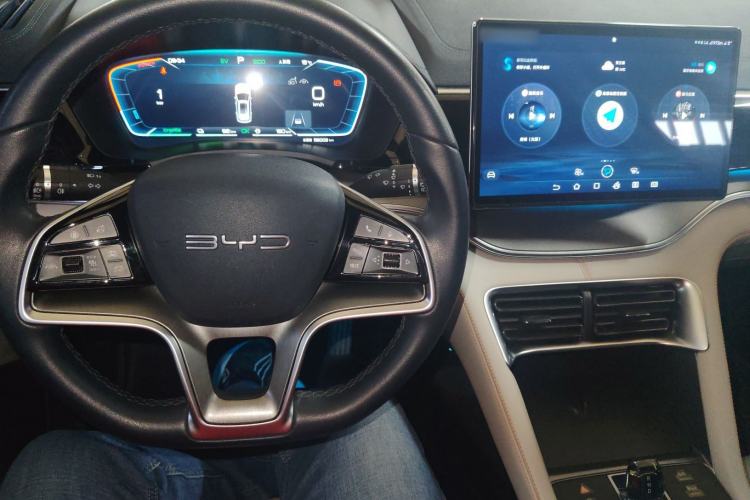 Used BYD Song PLUS New Energy 2023 Champion Edition DM-i 110KM Flagship PLUS Center Console