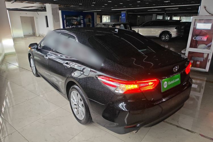 Used Toyota Camry 2021 2.0G Luxury Edition
