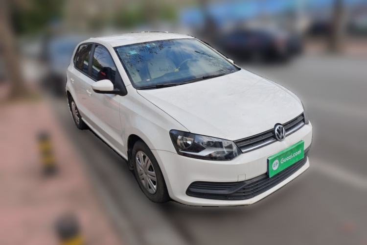 Used Volkswagen Polo 2016 1.4L Manual Fashion Model Front Right 45 Deg