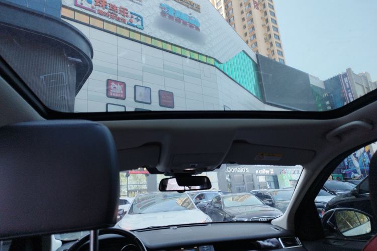 Used Land Rover Discovery Sport 2018 240 PS HSE Version Headliner