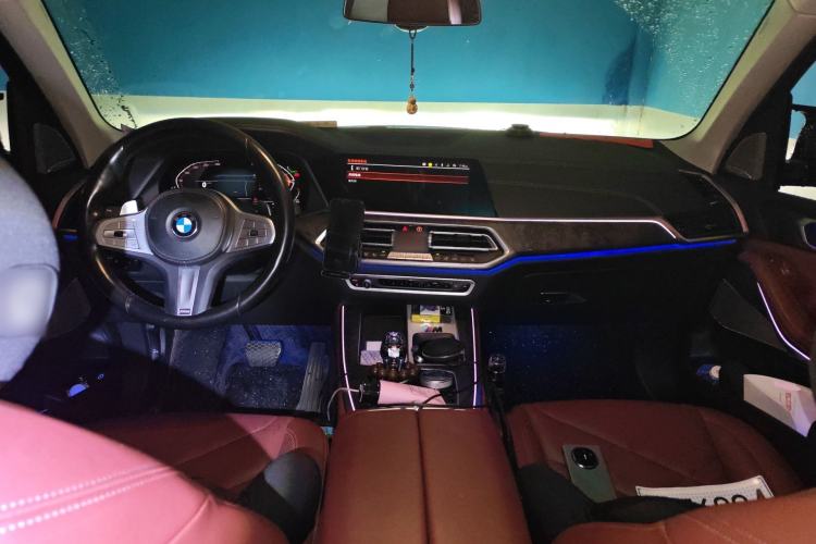 Used BMW X5 2022 xDrive 30Li Luxury M Sport Package Center Console