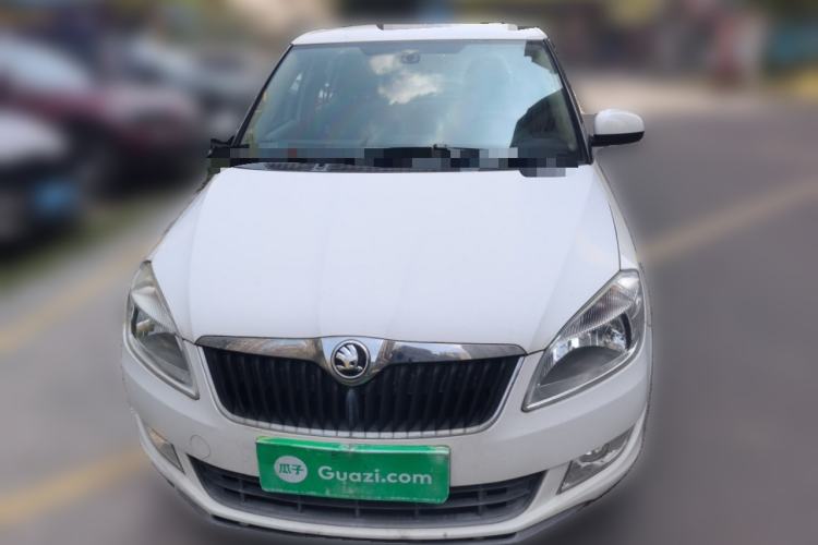 Used Skoda Fabia 2014 1.4L Automatic Crystal Edition
