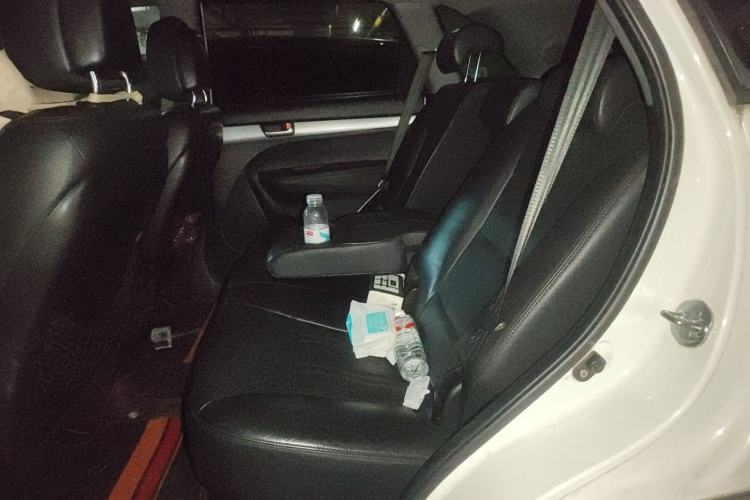 Used Kia Sorento 2013 2.4L 5-seat Gasoline Luxury Edition Left Rear Seat