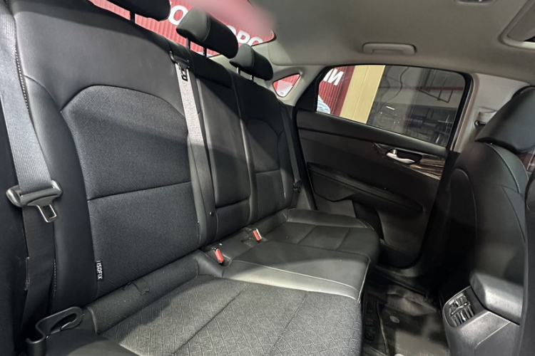 Used Kia K3 2021 Revised 1.5L CVT Fashion Edition Interior 8