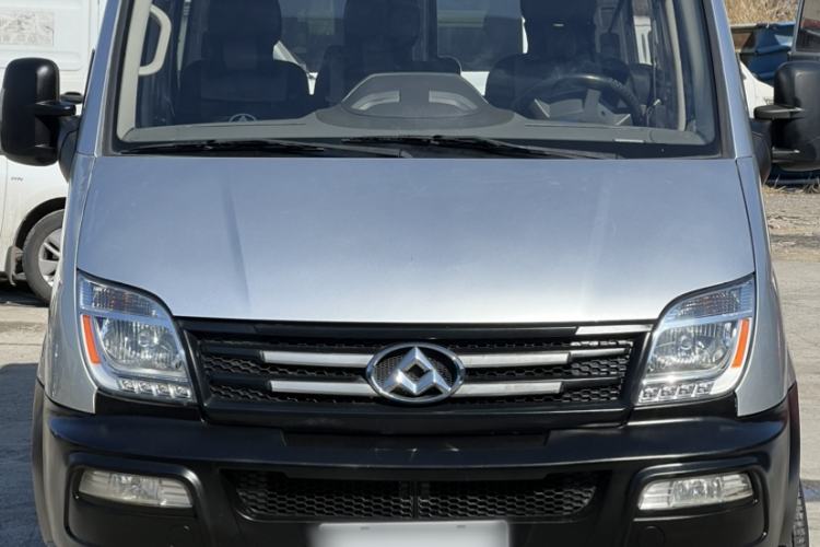 Used SAIC MAXUS Xintu V80 2017 2.5T 6-Speed Manual Aoyuntong National V Short Wheelbase Mid-Height 5/6/10-Seater