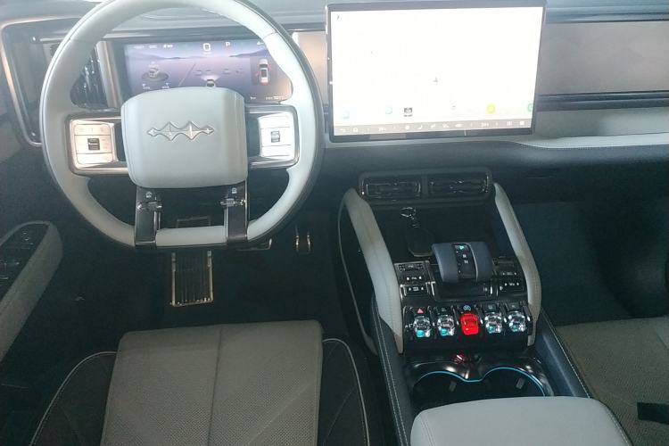 Used Formula Leopard 5 2023 Explore Edition
