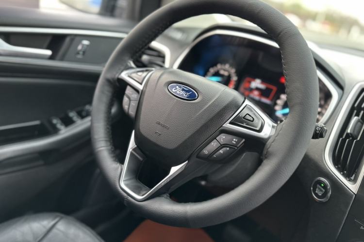 Used Ford Edge 2016 EcoBoost 245 Two-Wheel-Drive Platinum Edition 7-Seater