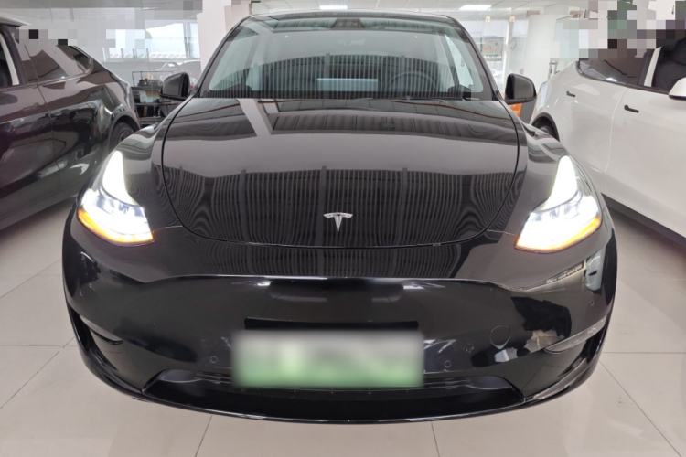 Used Tesla Model Y 2023 Long-Range All-Wheel-Drive Version
