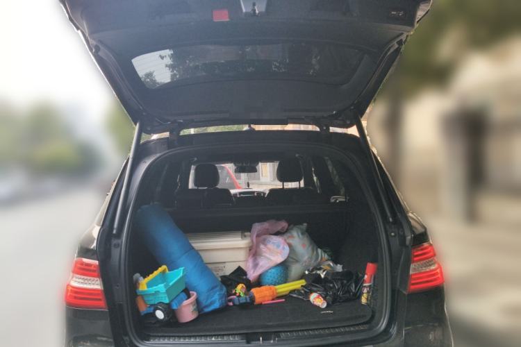 Used Mercedes-Benz M-Class 2014 ML 400 4MATIC Luxury Model Trunk