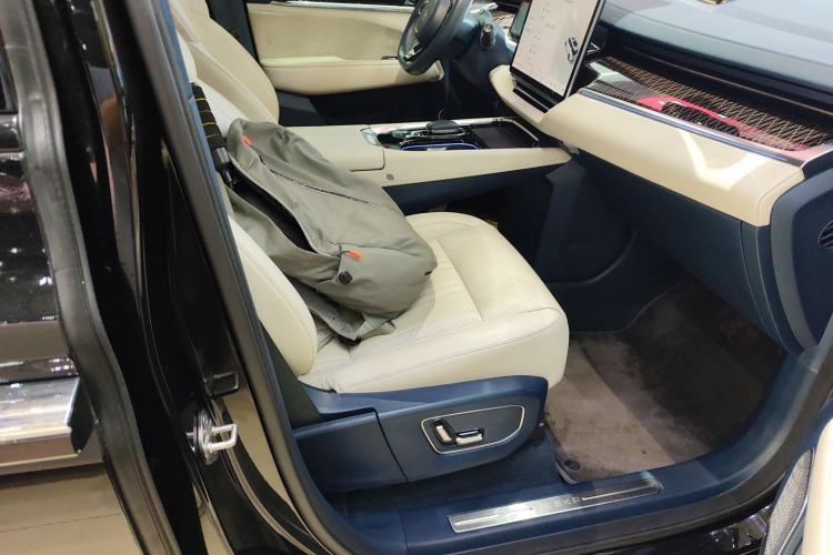 Used Zeekr 009 2022 WE Edition Right Front Seat