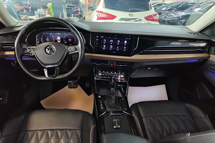 Used Volkswagen Passat 2020 Revised Version 330TSI Luxury Edition China VI Standard
