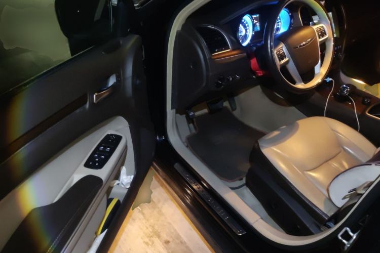 Used Chrysler 300C 2014 3.0L Excellence Edition Driver Seat