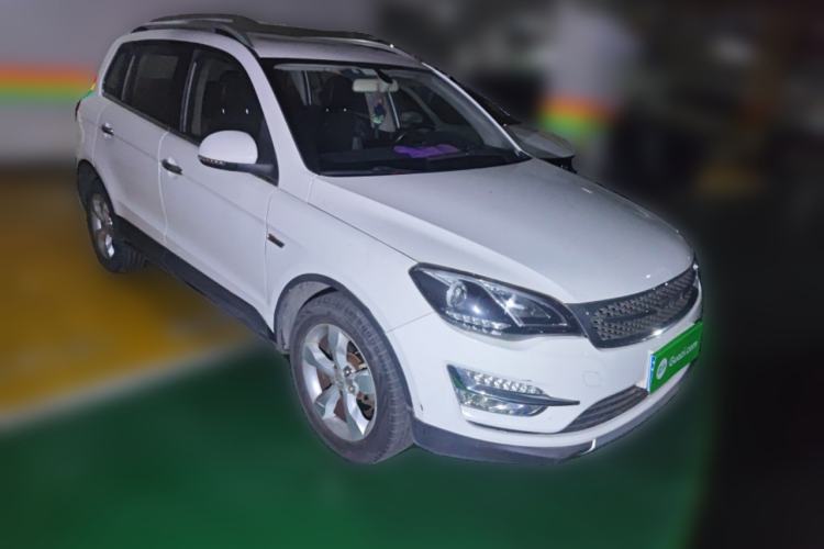 Used Zotye Domy X5 2015 1.5T CVT ZhiXian Model China IV Standard Front Right 45 Deg