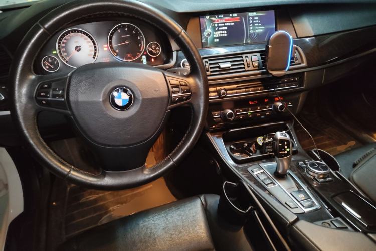 Used BMW 5 Series 2013 525Li Luxury Model
