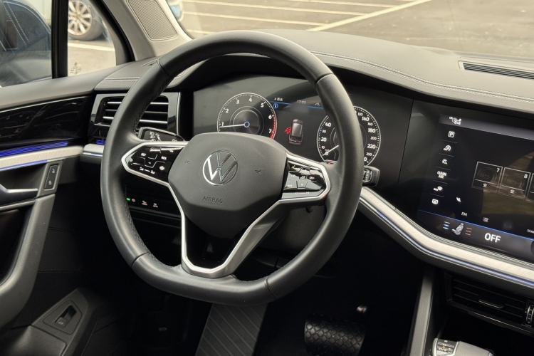 Used Volkswagen Touareg 2022 2.0 TSI RuiShang Edition Interior 10