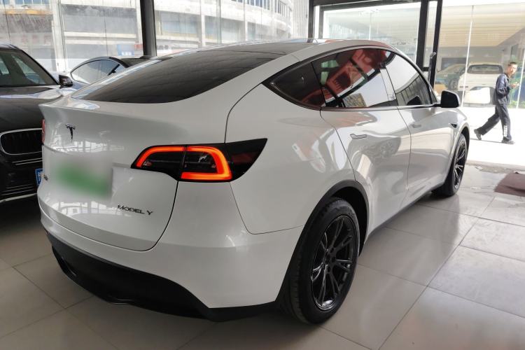 Used Tesla Model Y 2024 Rear-Wheel-Drive Version Rear Right 45 Deg