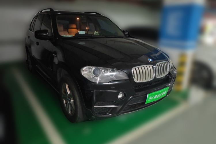 Used BMW X5 2013 xDrive35i Leading Model Front Right 45 Deg