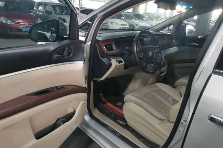 Used Buick GL8 2018 28T Luxury Model China VI Standard
