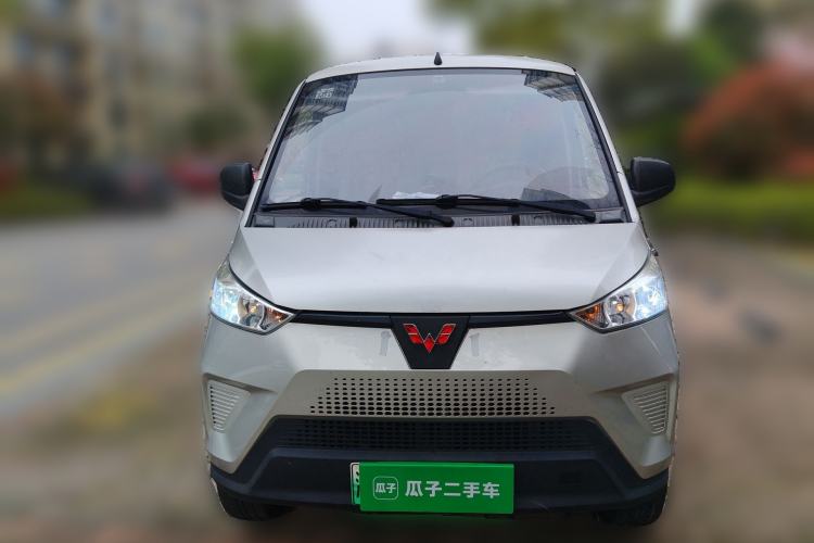 Used Wuling EV50 2021 Van Logistics Vehicle Lishen 41.6 kWh Electric Control System
