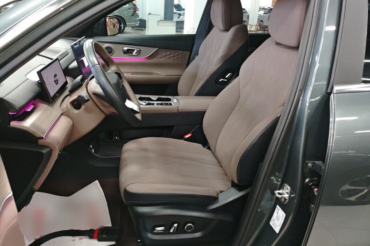 Used Chery Tiggo 8 PLUS 2025 290TGDI DCT Prestige 5-Seater