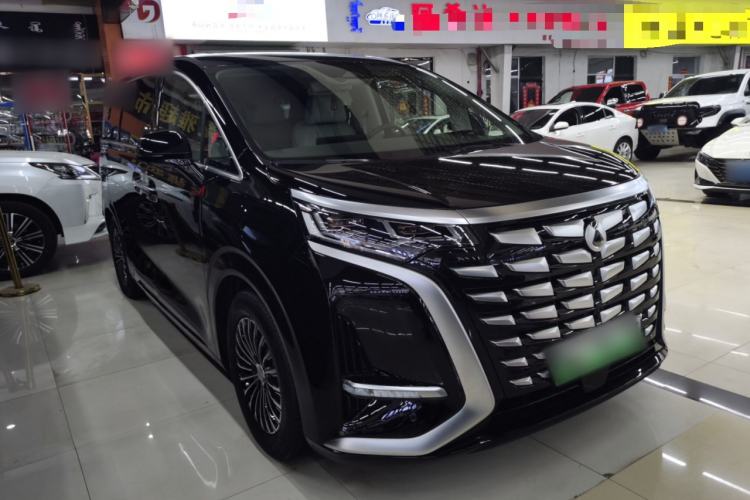 Used Denza D9 2022 DM-i 1040 Prestige Model Front Right 45 Deg