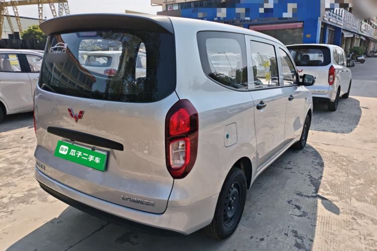 Used Wuling Hongguang New Energy 2025 Extended-Range Hybrid 50 km Standard Version
