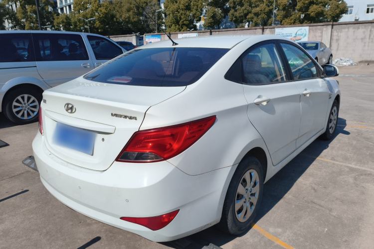 Used Hyundai Verna (older generation) 2014 1.4L Manual Smart GLS Trim