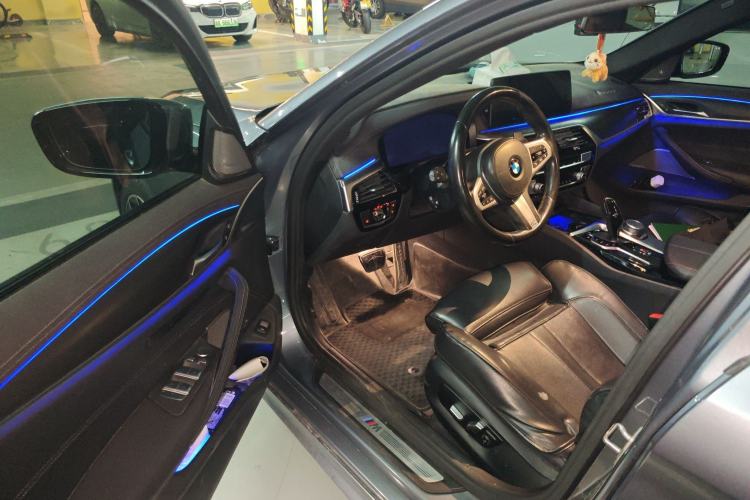 Used BMW 5 Series 2022 530i M Sport Package Interior 3