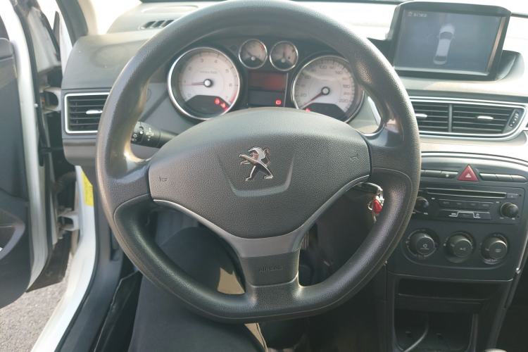Used Peugeot 308 2014 Enjoy Edition Classic 1.6L Manual YouShang Model Steering Wheel