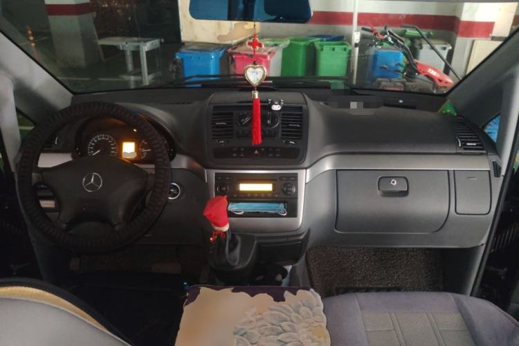 Used Mercedes-Benz Vito 2011 2.5L 7-seater executive version