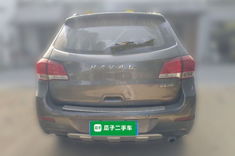 Used Haval H6 2013 Upgraded Model 2.4L Automatic Two-Wheel Drive Elite Version
