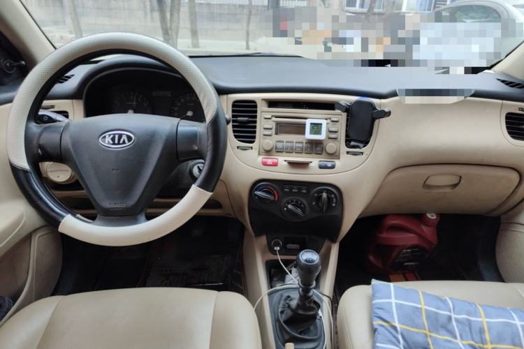 Used Kia Rio 2007 1.4L MT GL Center Console