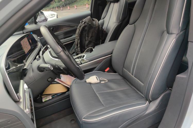 Used Cadillac LYRIQ 2022 Four-Wheel-Drive High-Performance Deluxe Edition Left Front Seat