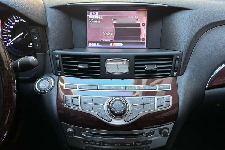 Used Infiniti Q70 2017 Q70L 2.5L Enjoyment Edition Interior 3