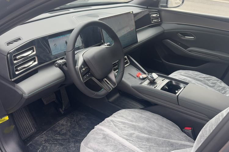 Used BYD Qin L 2024 DM-i 120KM Excellence Model
