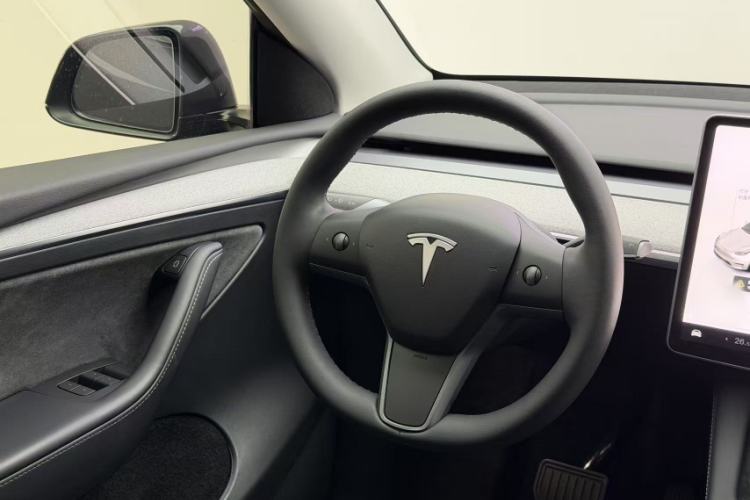 Used Tesla Model Y 2024 Rear-Wheel-Drive Version