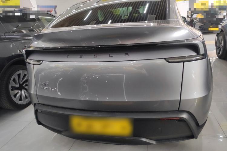 Used Tesla Model Y 2025 Rear-Wheel-Drive Version
