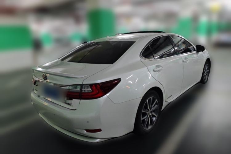 Used Lexus ES 2017 300h Mark Levinson Luxury Edition
