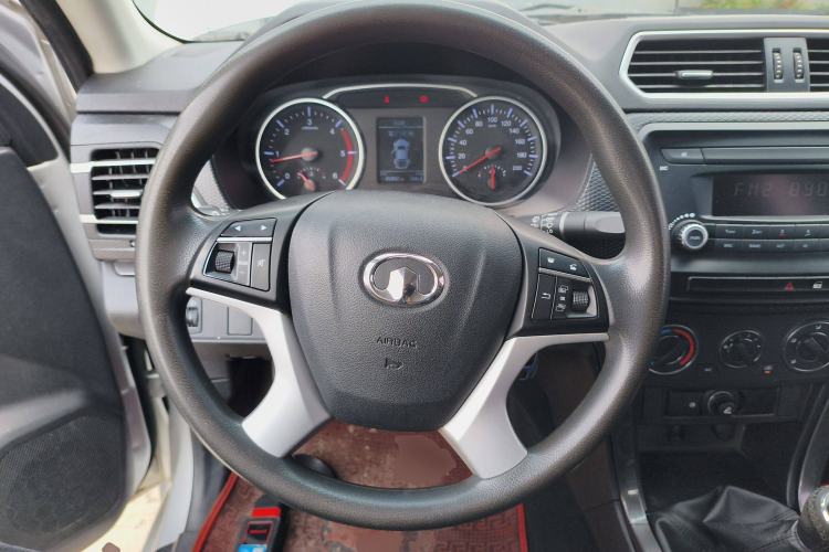 Used Great Wall Wingle 5 2017 2.0T European Version Diesel Two-Wheel Drive Advanced Large Double-Cab GW4D20E